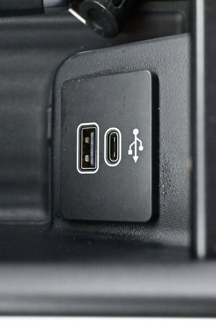 Used 2025 Ford Expedition Platinum w/ Stealth Performance Package image 32