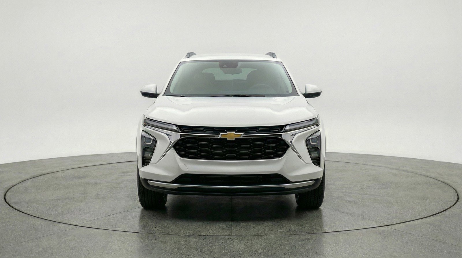 Used 2025 Chevrolet Trax LT w/ LT Convenience Package image 2
