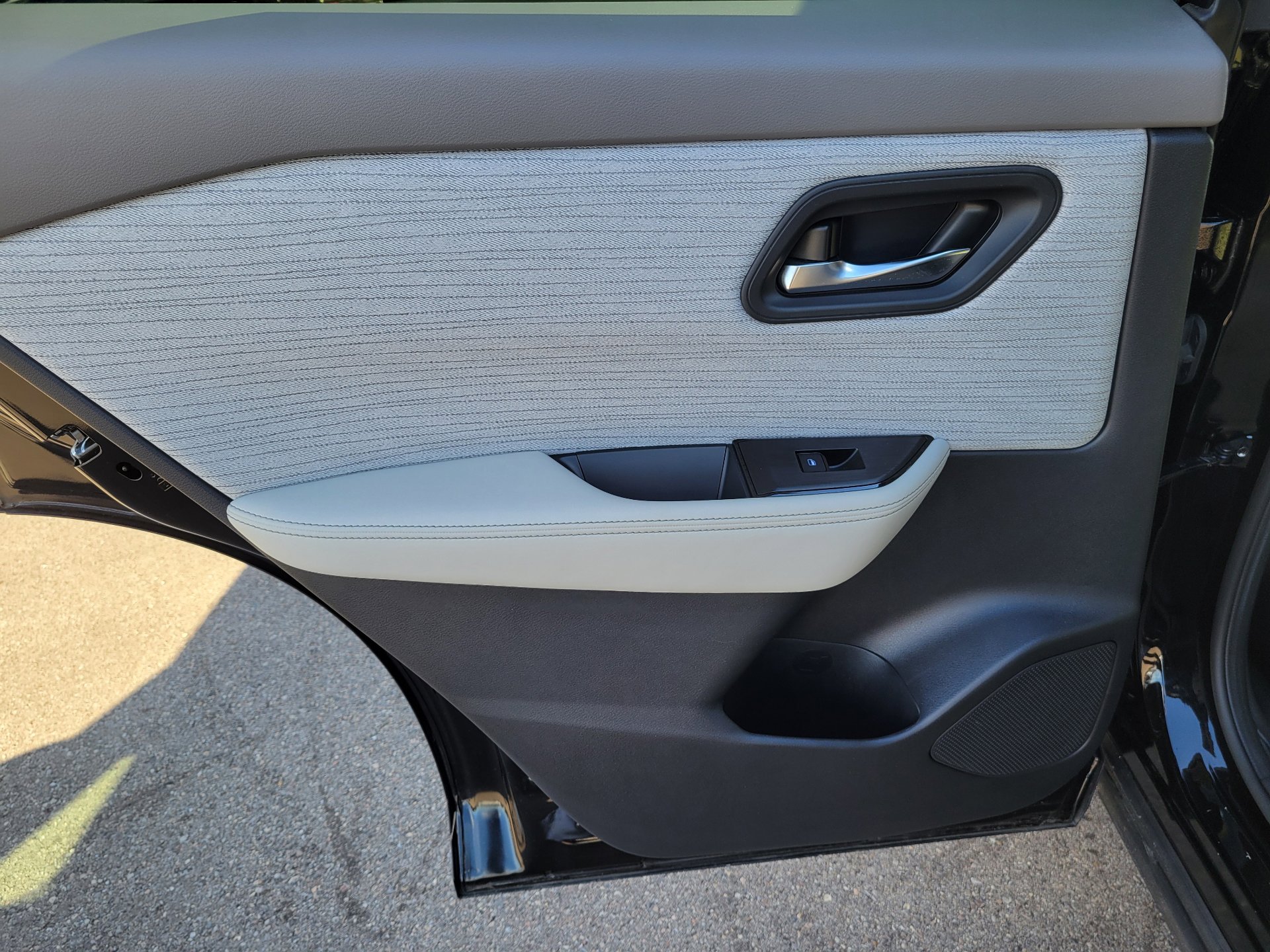 Certified 2023 Nissan Rogue SV image 12