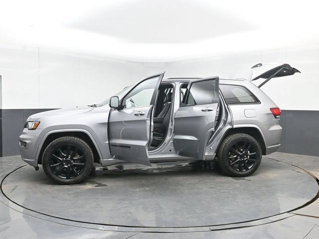 Used 2019 Jeep Grand Cherokee Altitude AWD/4WD image 51