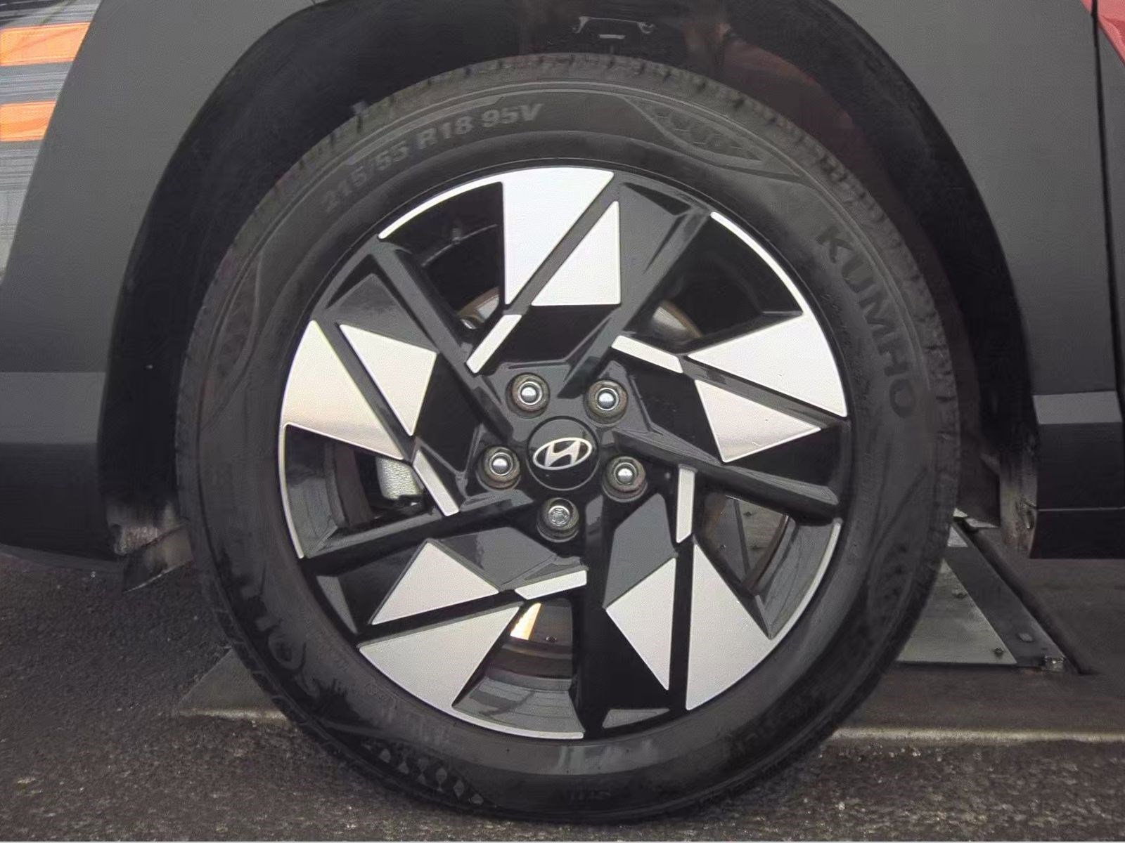 Used 2024 Hyundai Kona SEL FWD image 13