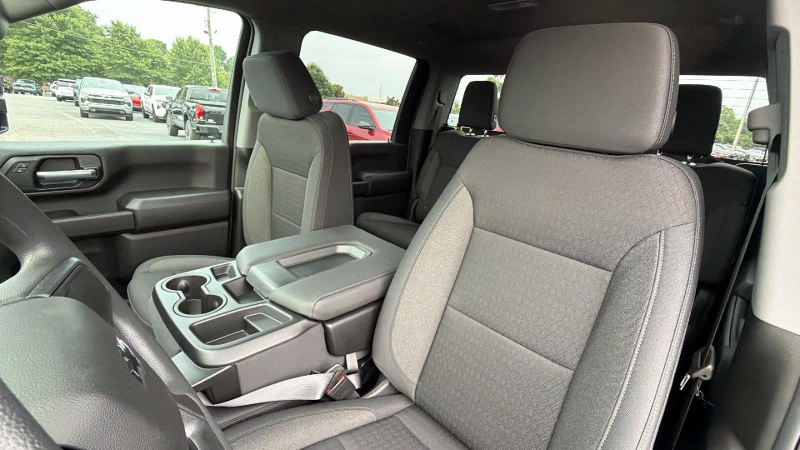 New 2026 Chevrolet Silverado 2500 Custom w/ Custom Value Package AWD/4WD image 4