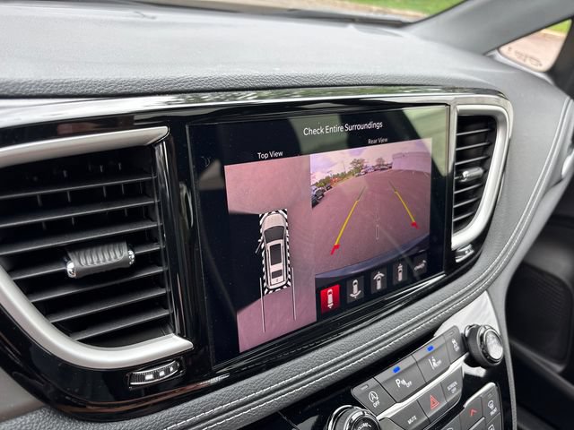 New 2027 Chrysler Pacifica Limited AWD/4WD image 25