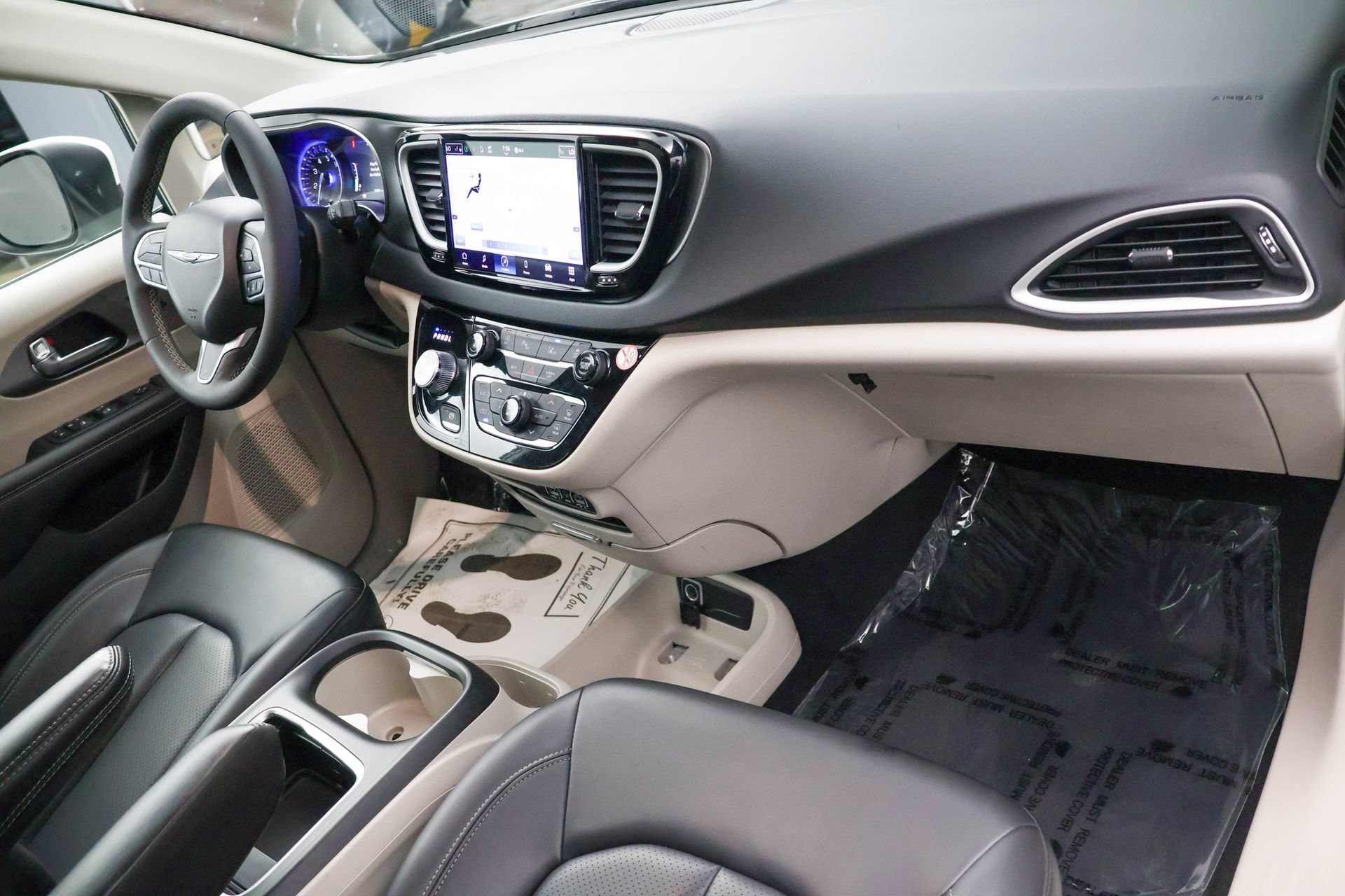 Used 2023 Chrysler Pacifica Touring-L FWD image 31