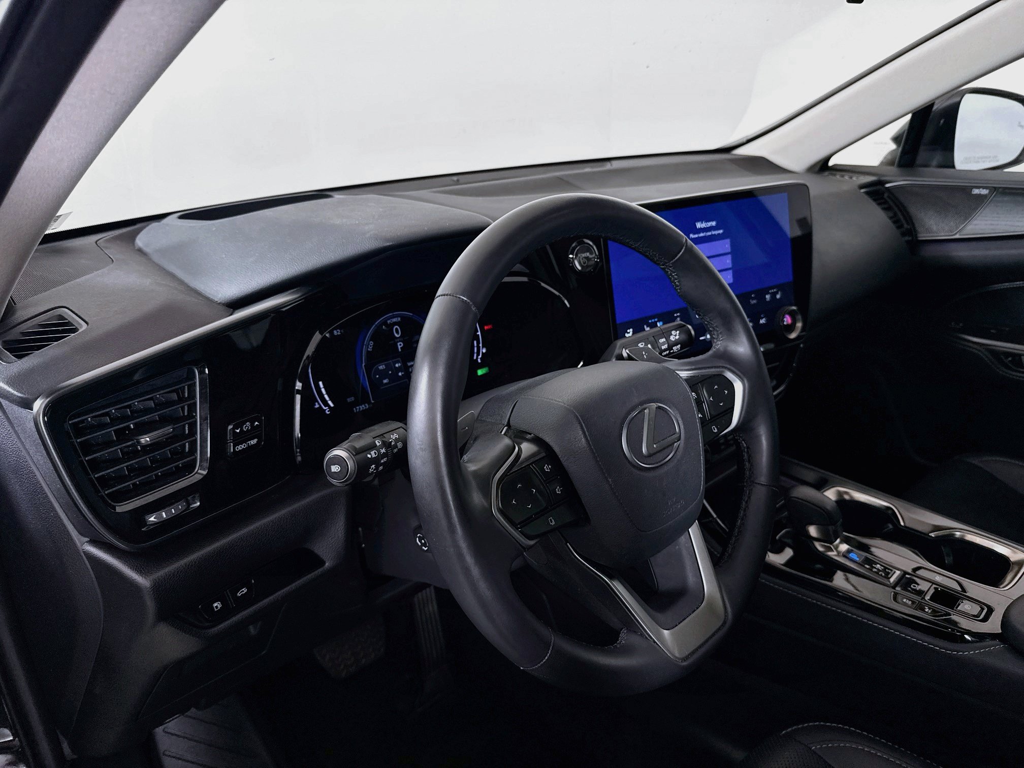 Used 2025 Lexus NX 350h AWD w/ Accessory Package (2T) image 9