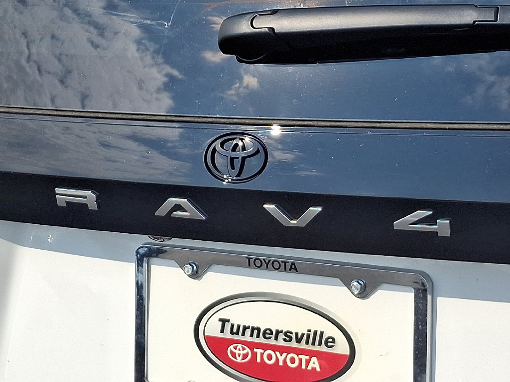 Used 2026 Toyota RAV4 SE w/ Convenience Package AWD/4WD image 32