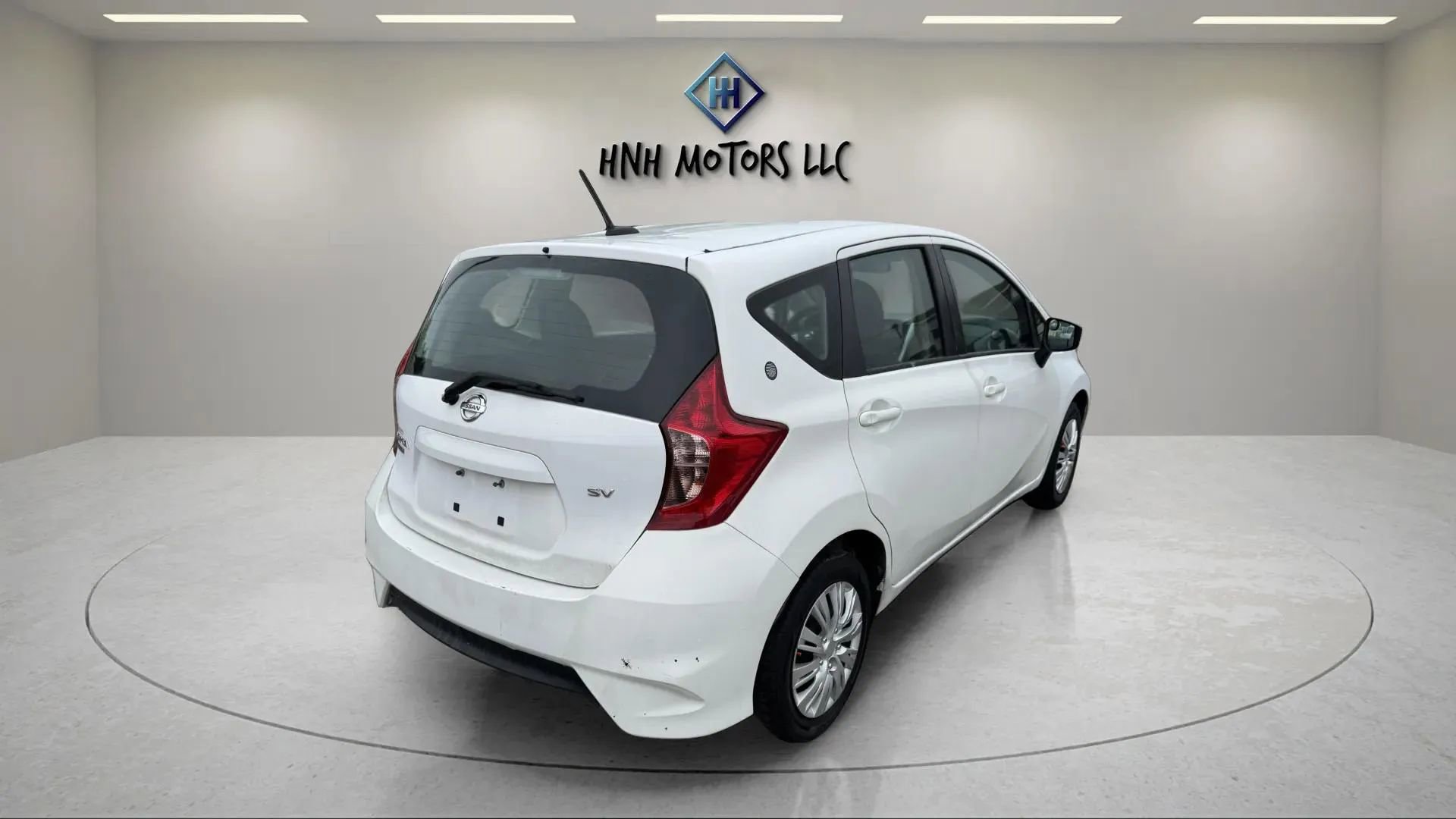 Used 2018 Nissan Versa Note SV image 5