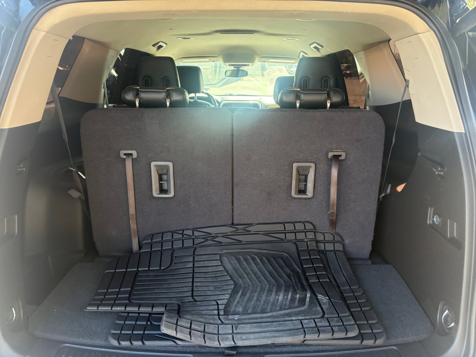 Used 2017 GMC Acadia Denali w/ Technology Package FWD image 28