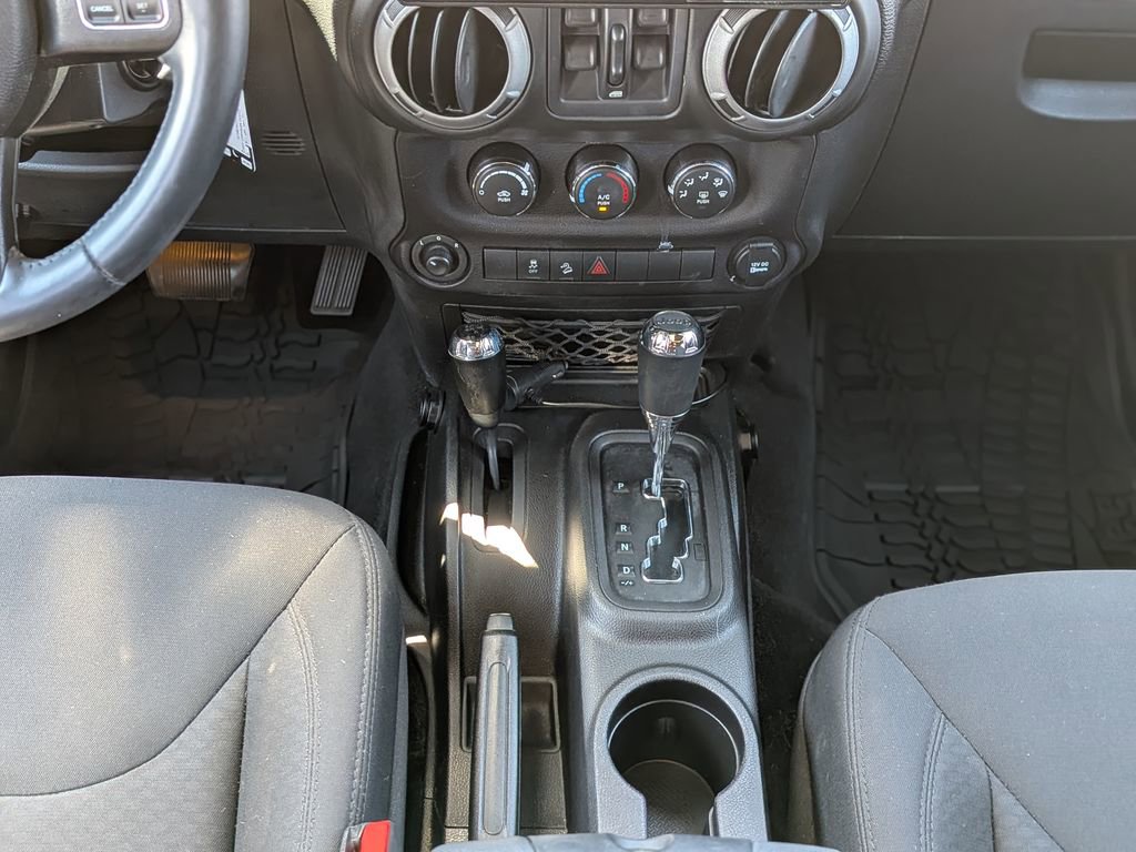 Used 2015 Jeep Wrangler Unlimited Sport w/ Quick Order Package 24S AWD/4WD image 17
