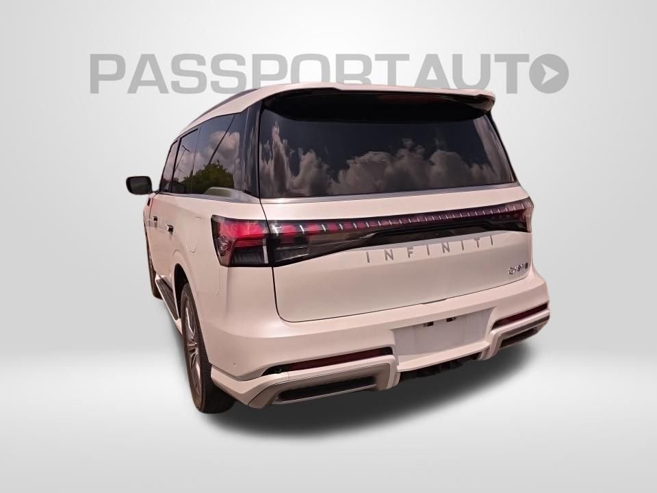Used 2025 INFINITI QX80 Sensory AWD/4WD image 3