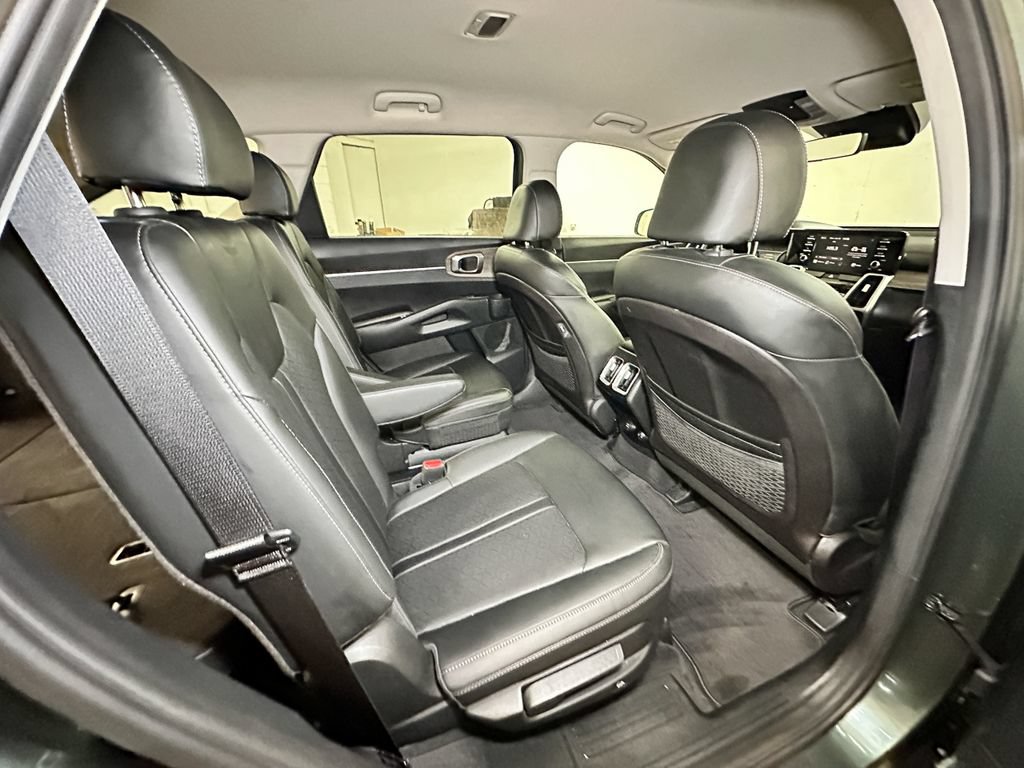 Used 2021 Kia Sorento EX AWD/4WD image 30