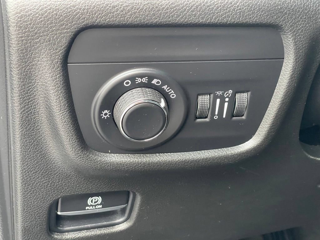 Used 2021 Jeep Grand Cherokee L Laredo AWD/4WD image 14