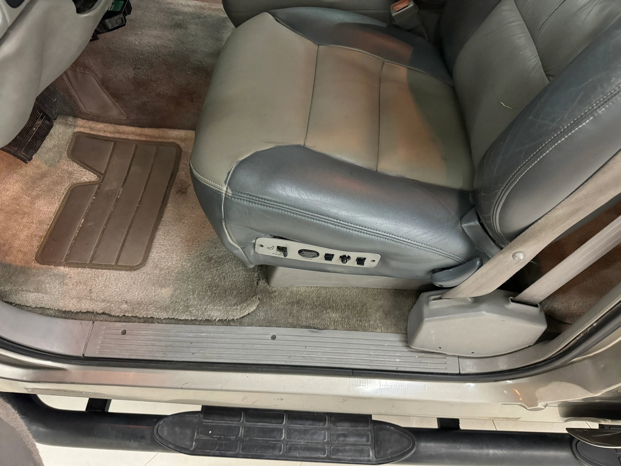 Used 2000 Chevrolet Tahoe Z71 w/ Comfort & Security Pkg AWD/4WD image 57