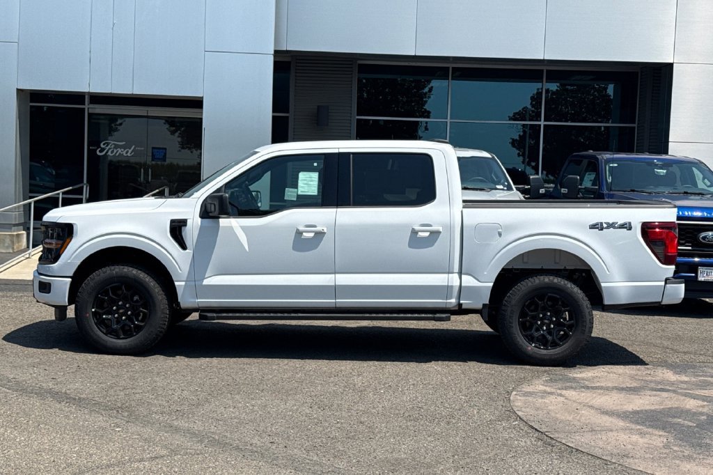 New 2026 Ford F150 XLT w/ XLT Black Appearance Package AWD/4WD image 7