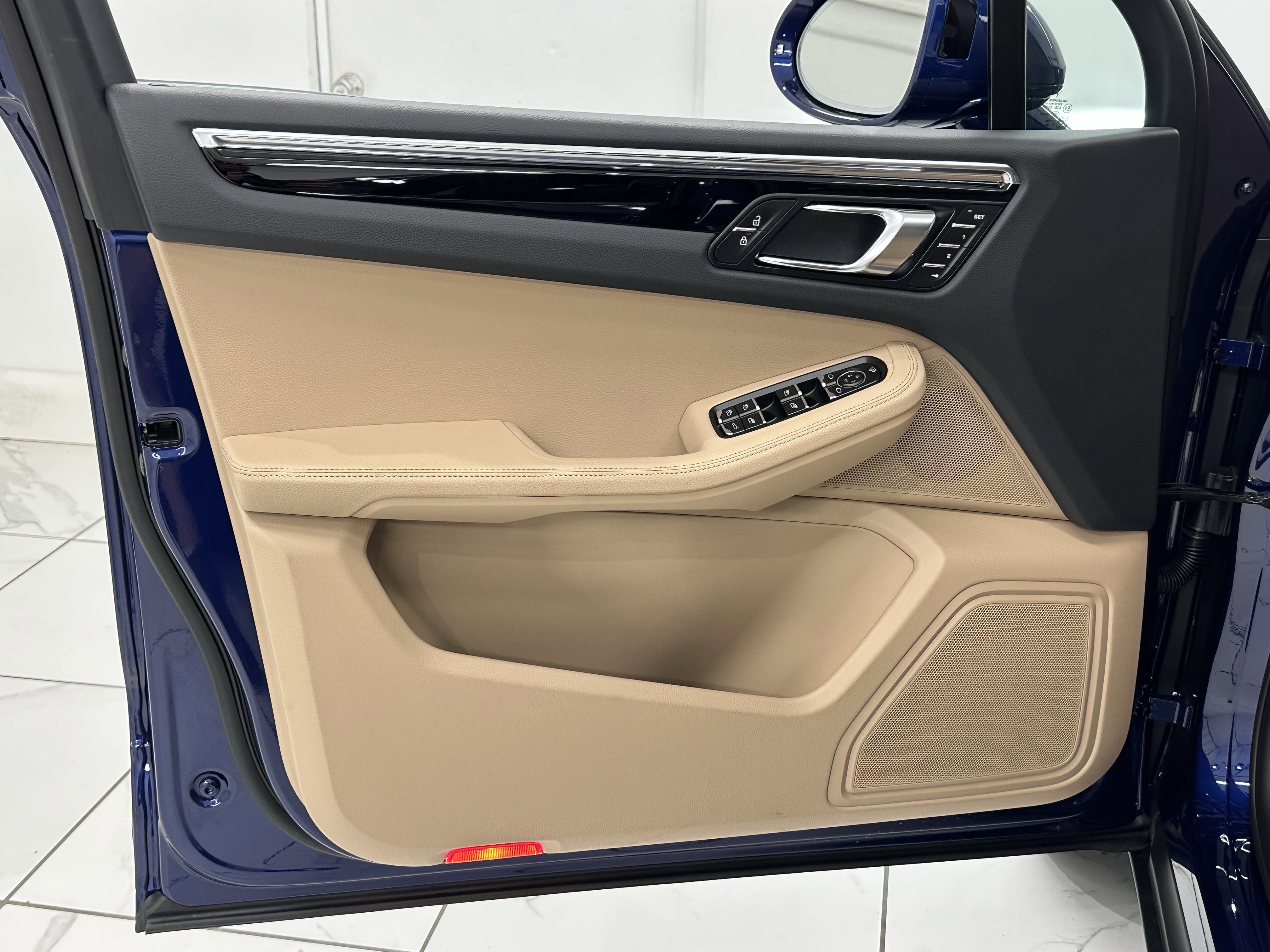 New 2025 Porsche Macan image 27