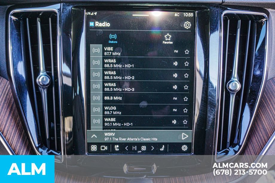 Used 2024 Volvo XC60 T8 Plus w/ Climate Package image 39