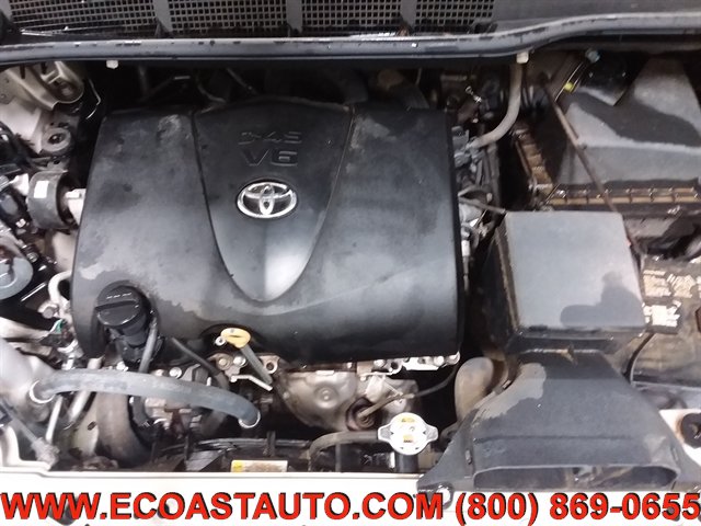 Used 2017 Toyota Sienna Limited AWD/4WD image 9