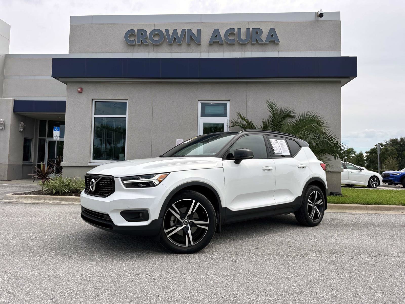 Used 2022 Volvo XC40 T5 R-Design