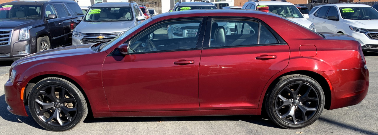 Used 2023 Chrysler 300 S image 2