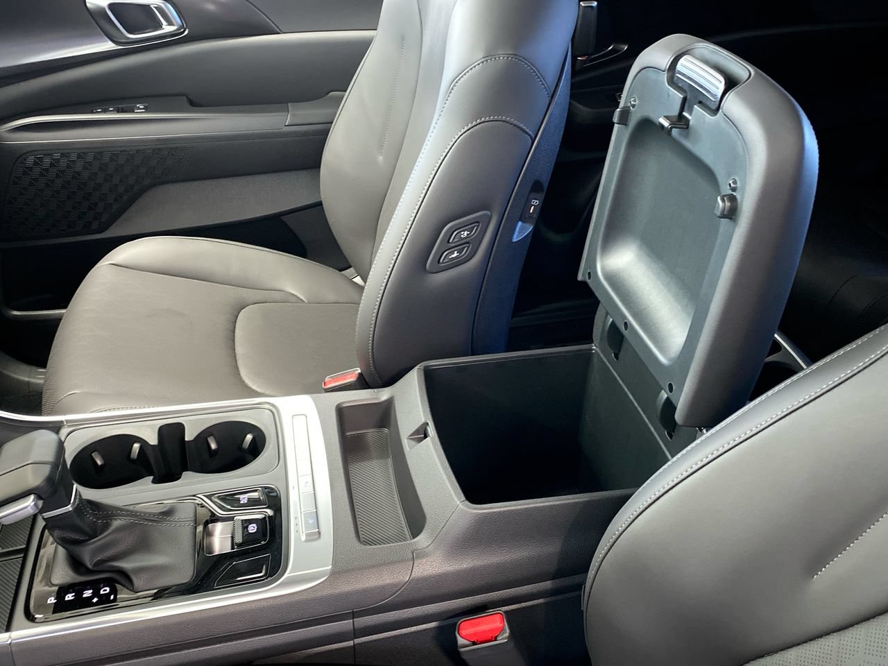 New 2027 Kia Carnival EX w/ Dark Edition Package FWD image 28