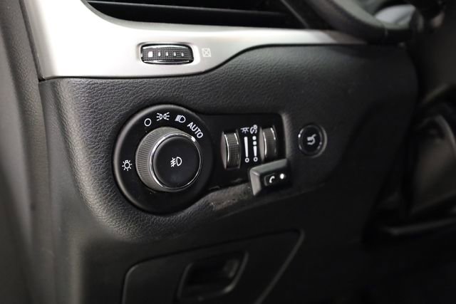 Used 2016 Jeep Cherokee Trailhawk w/ Comfort/Convenience Group image 14