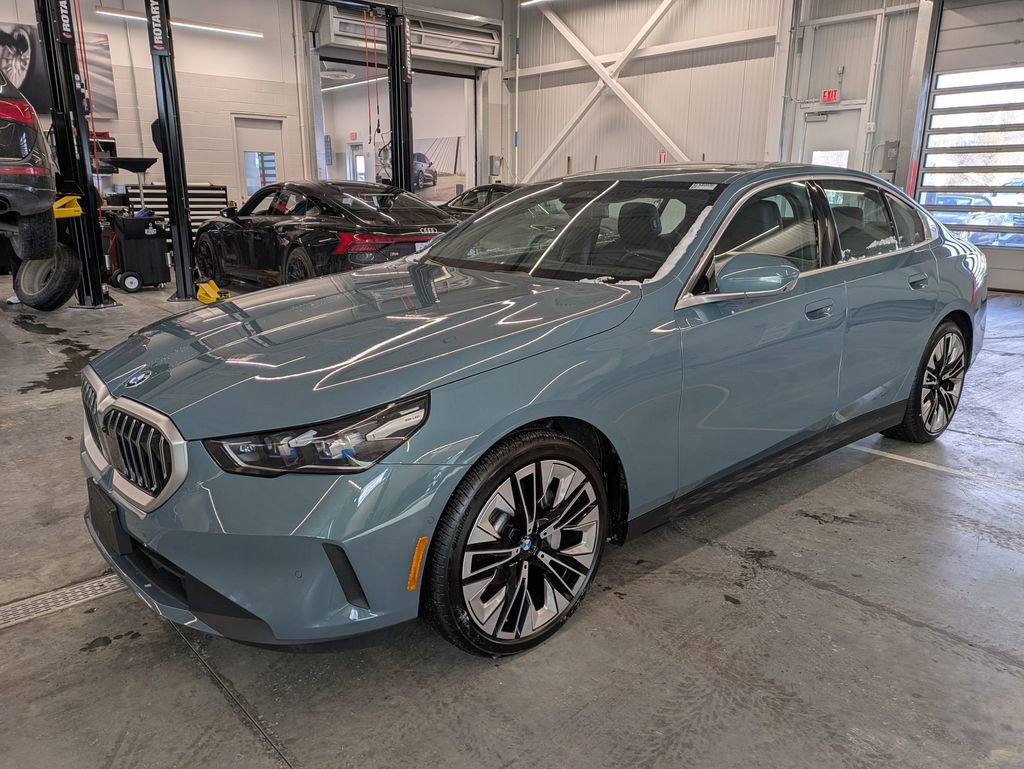 Certified 2025 BMW 530i xDrive w/ Premium Package image 7