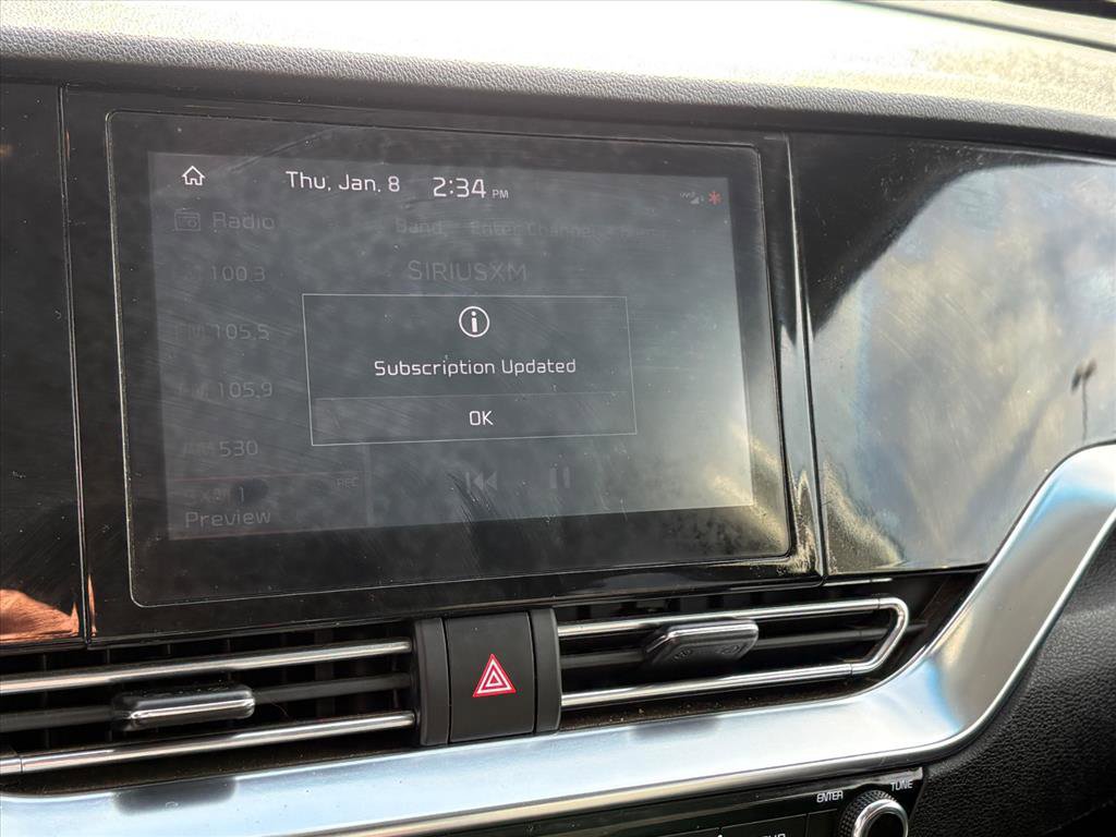 Used 2022 Kia Niro EX image 9