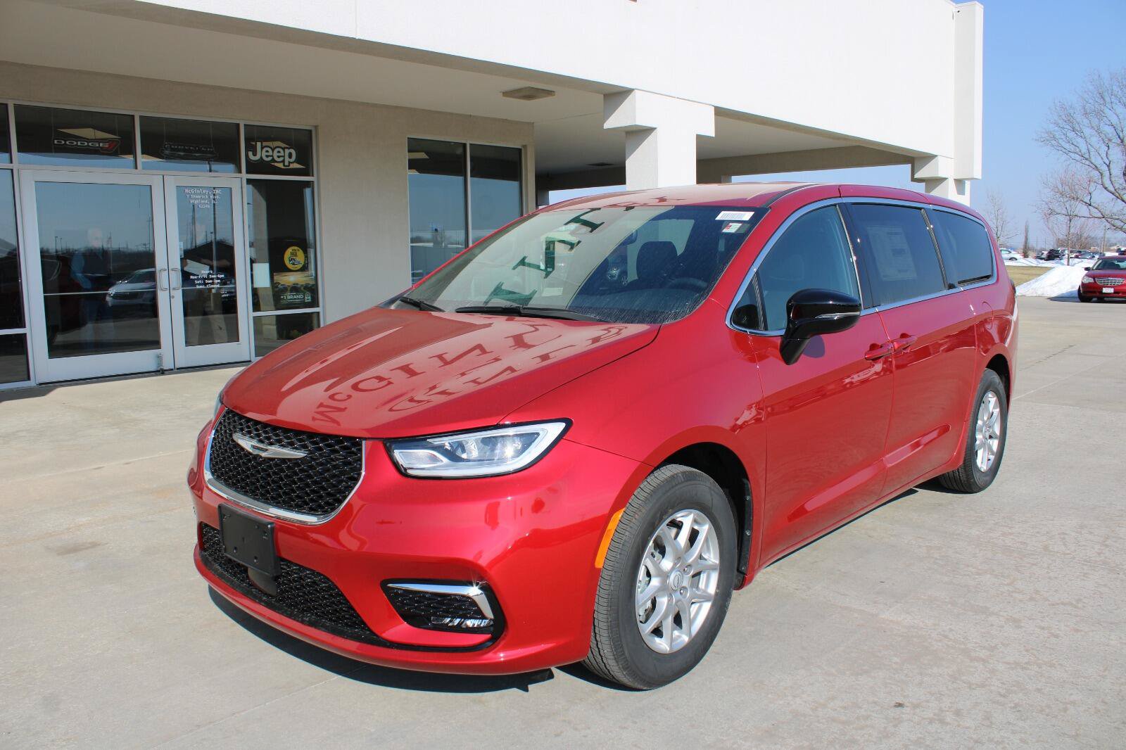 New 2026 Chrysler Pacifica Select FWD image 2