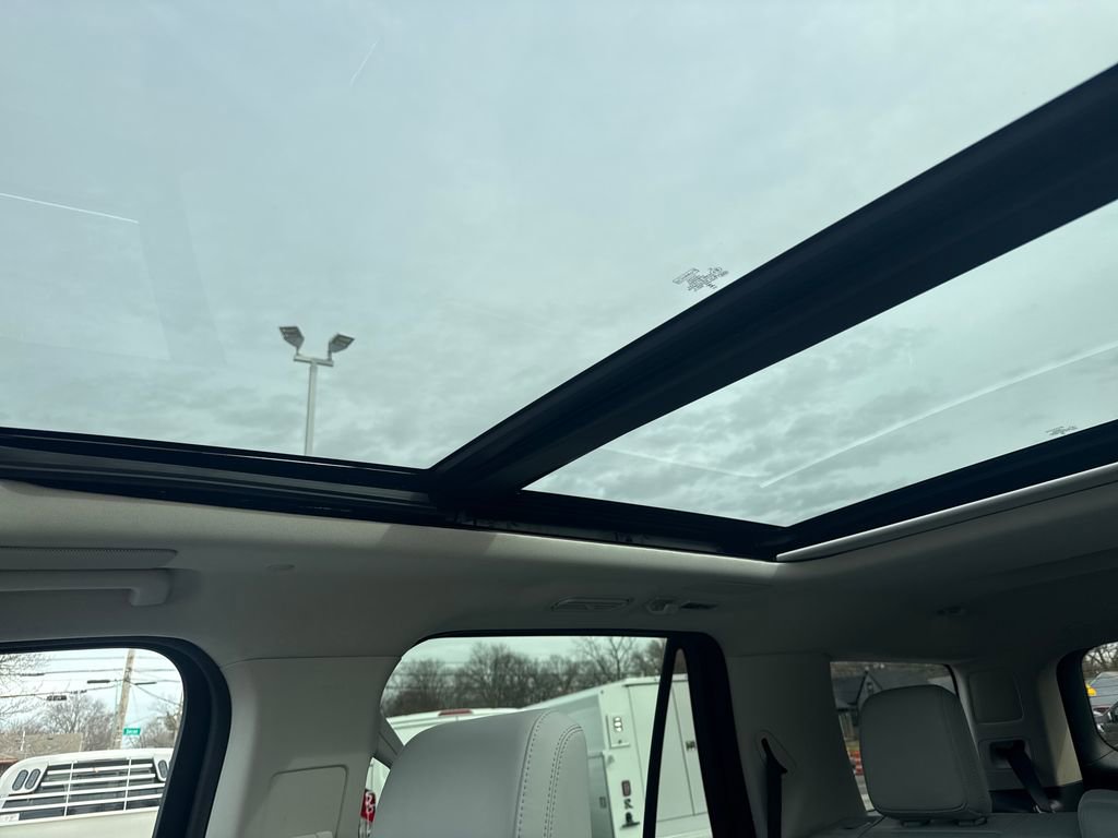 Used 2025 Ford Expedition Platinum w/ Platinum Ultimate Package image 50