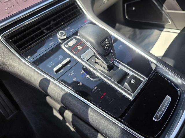 Used 2022 Porsche Panamera RWD image 15