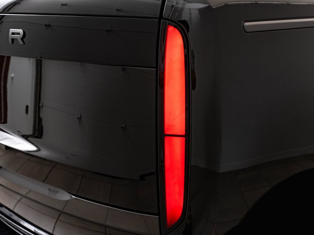 New 2026 Land Rover Range Rover SE AWD/4WD image 9