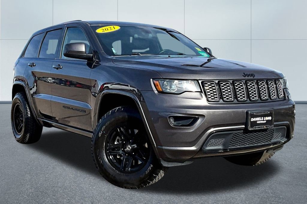 Used 2021 Jeep Grand Cherokee Laredo X image 11
