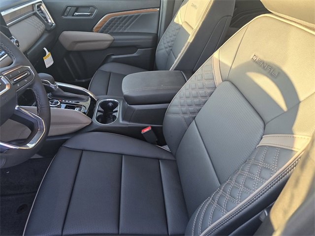 New 2026 GMC Canyon Denali image 17
