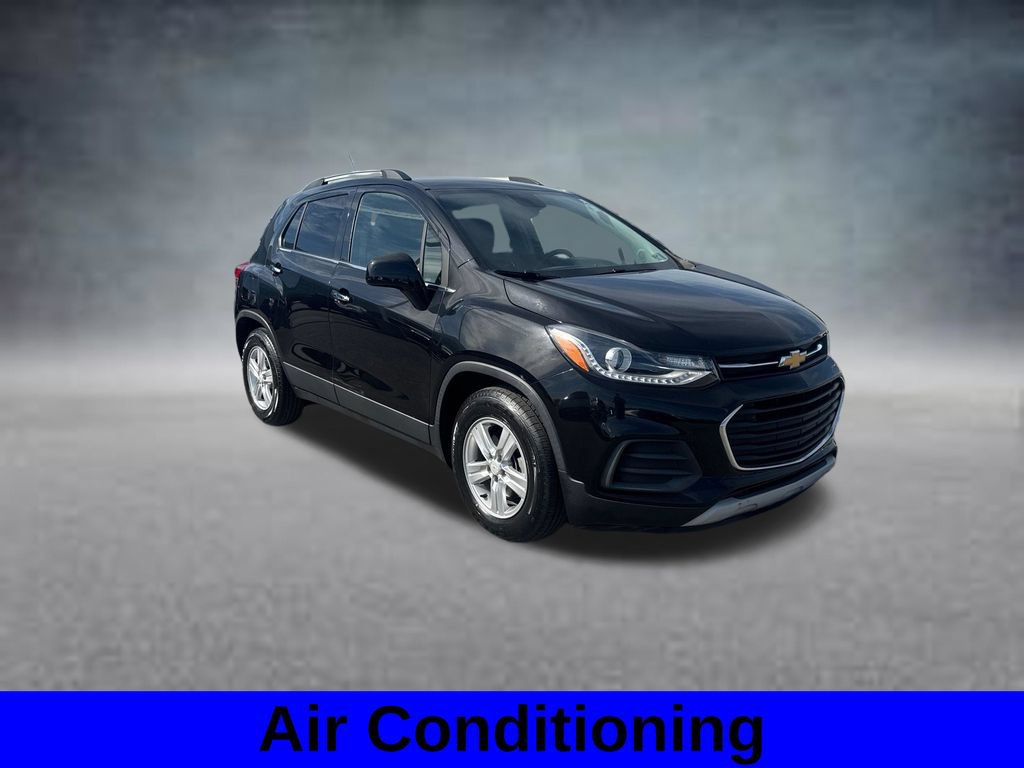 Used 2019 Chevrolet Trax LT w/ LT Convenience Package FWD image 4