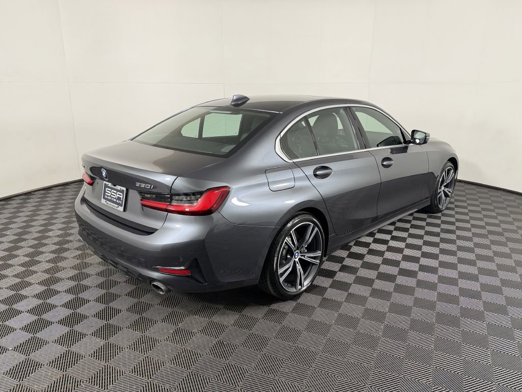 Used 2021 BMW 330i xDrive Sedan w/ Premium Package image 11