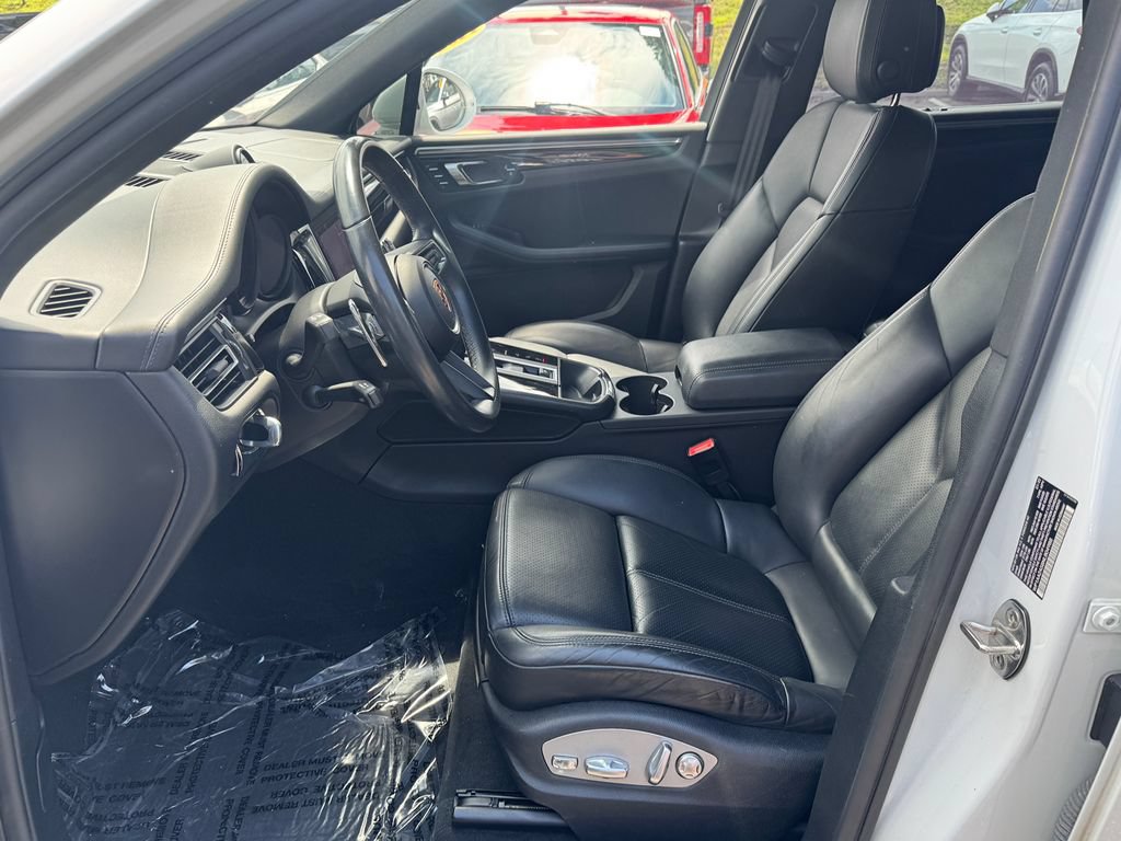 Used 2022 Porsche Macan AWD/4WD image 25
