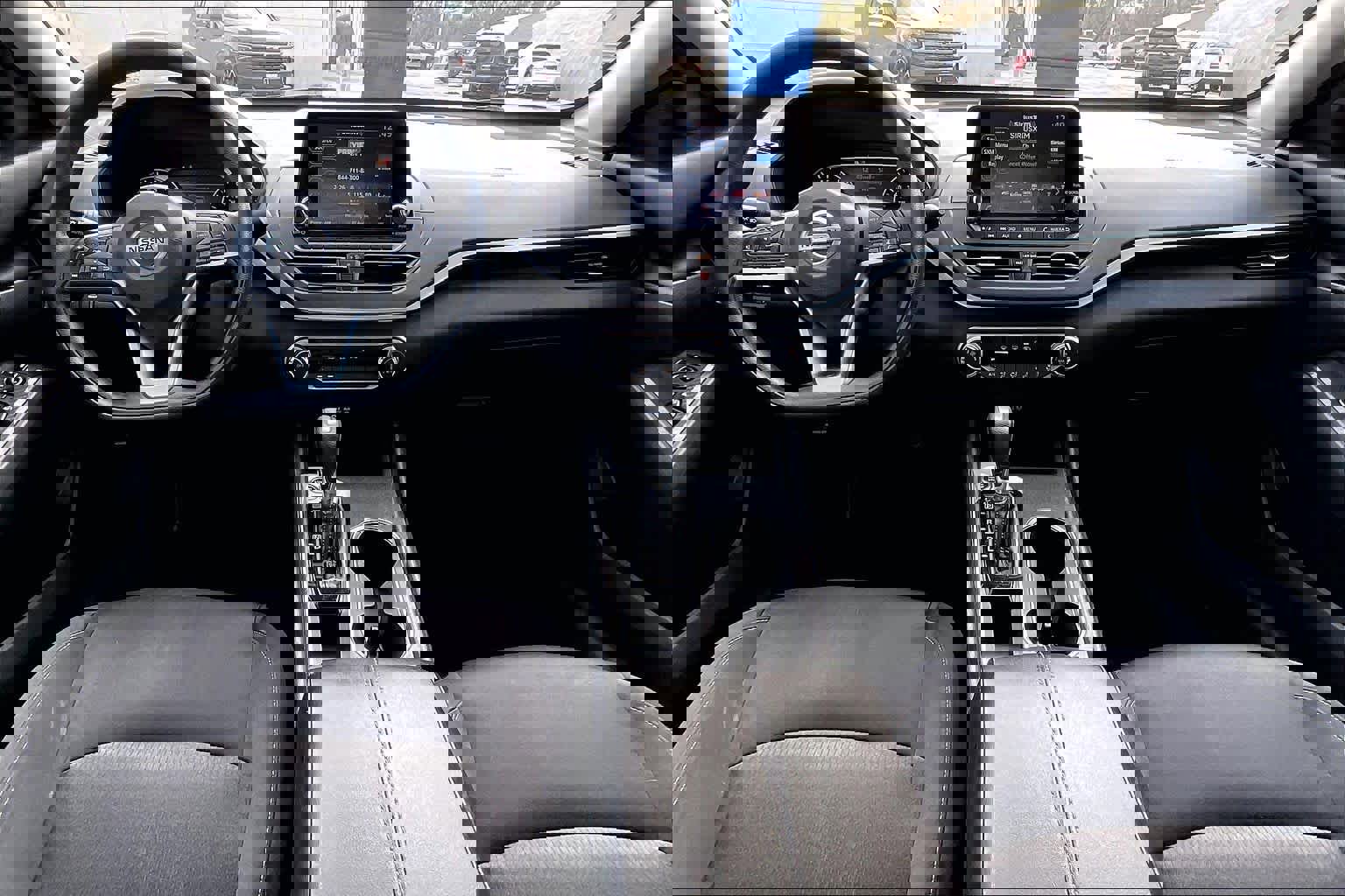 Used 2022 Nissan Altima 2.5 SV image 12