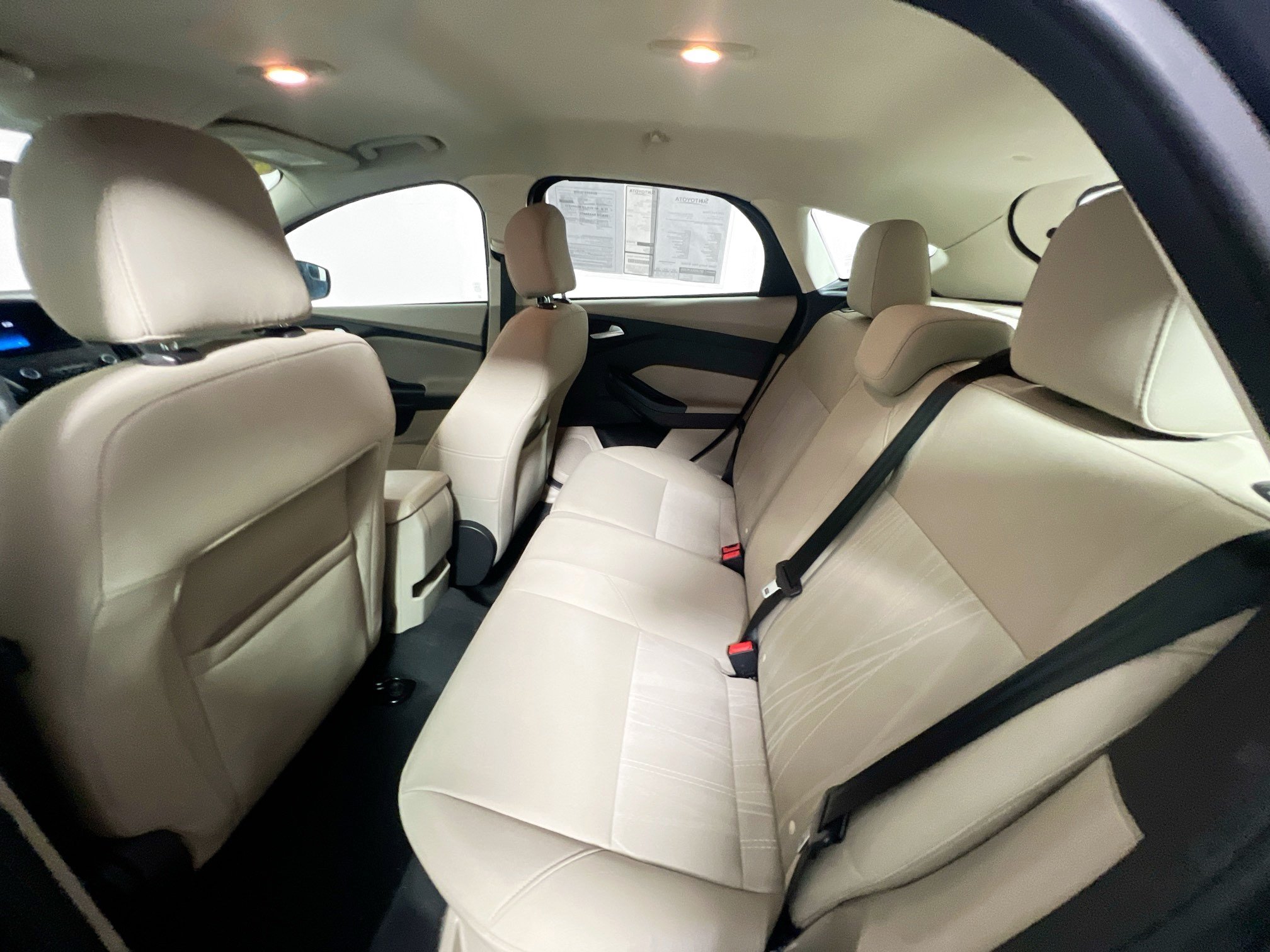 Used 2015 Ford Focus SE FWD image 27