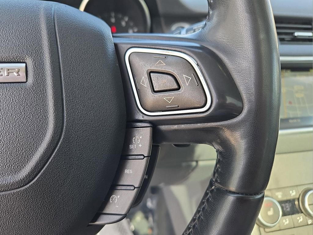 Used 2019 Land Rover Range Rover Evoque SE image 24