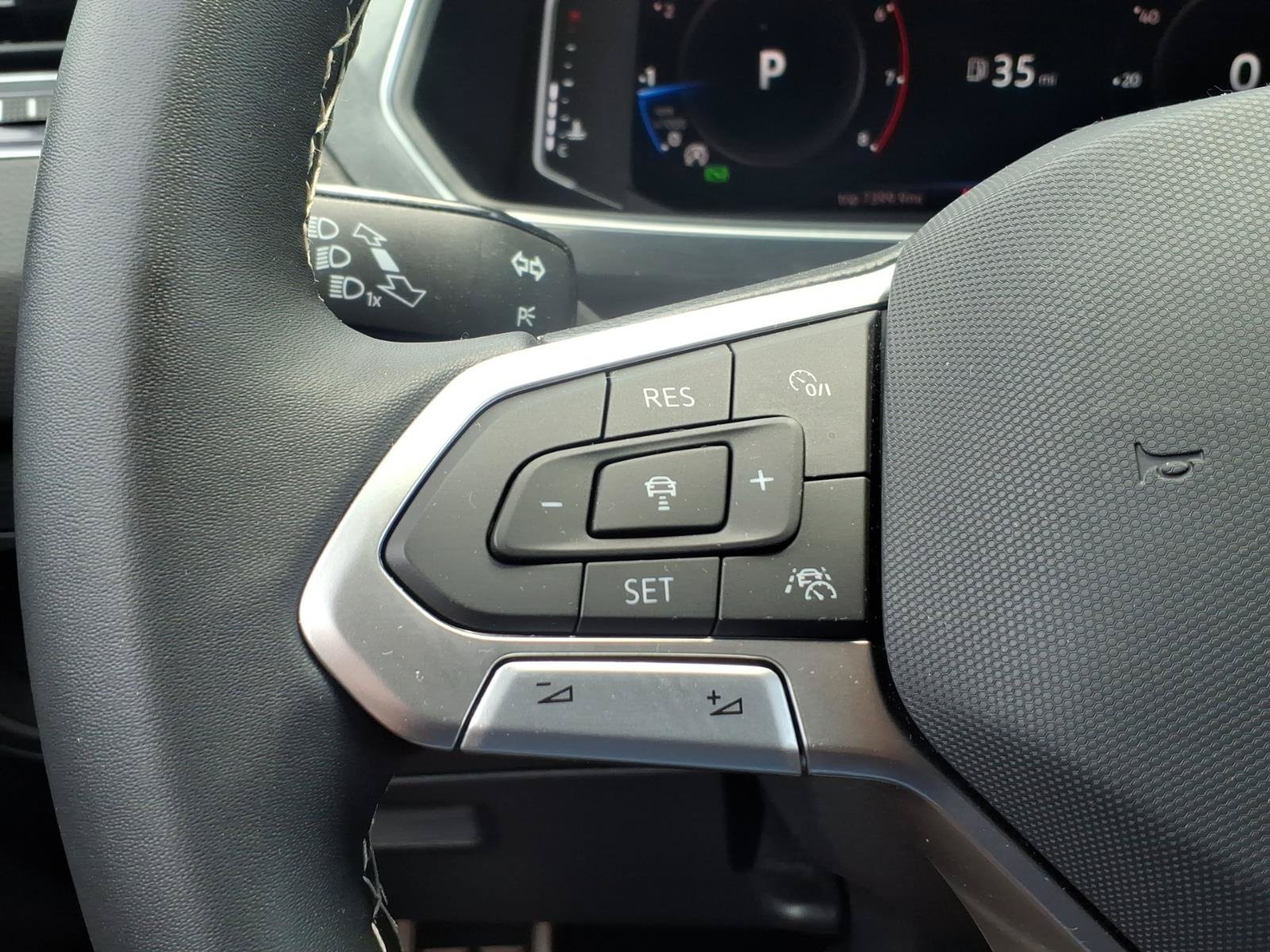 Certified 2023 Volkswagen Tiguan SEL R-Line AWD/4WD image 17