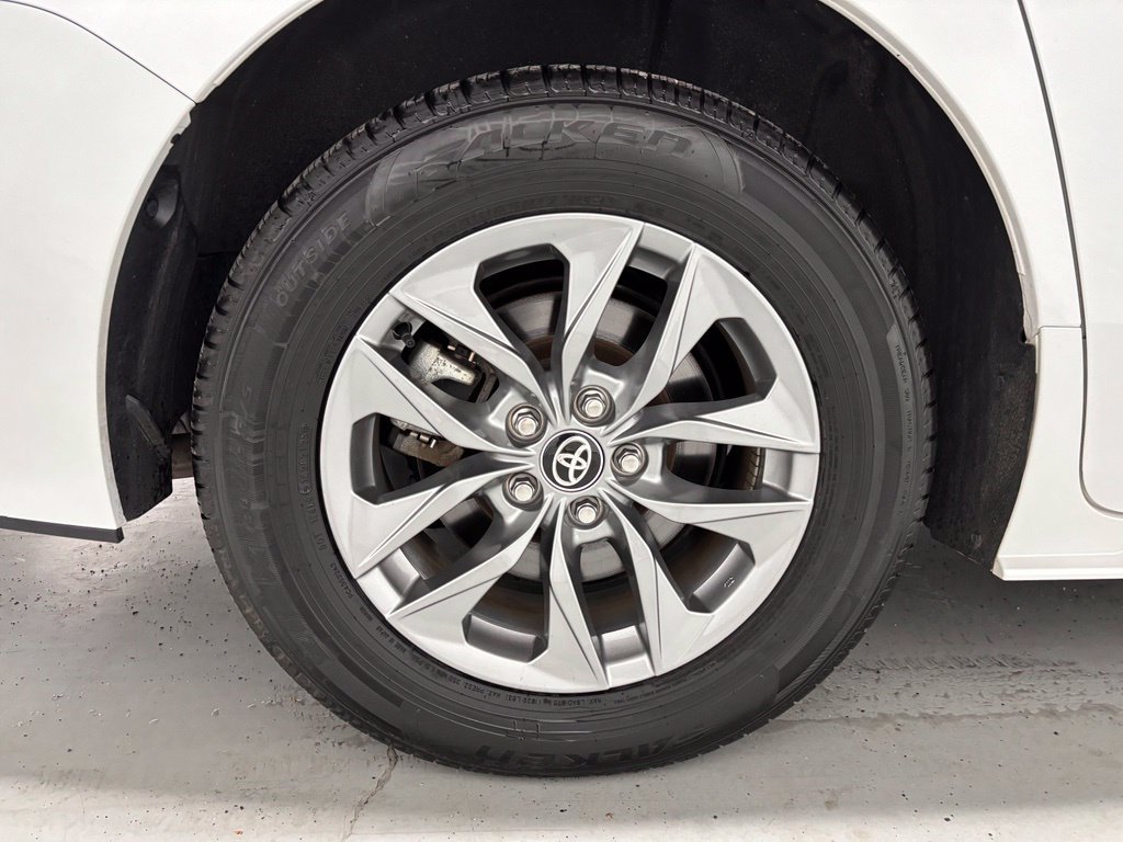 Used 2025 Toyota Sienna XLE AWD/4WD image 67