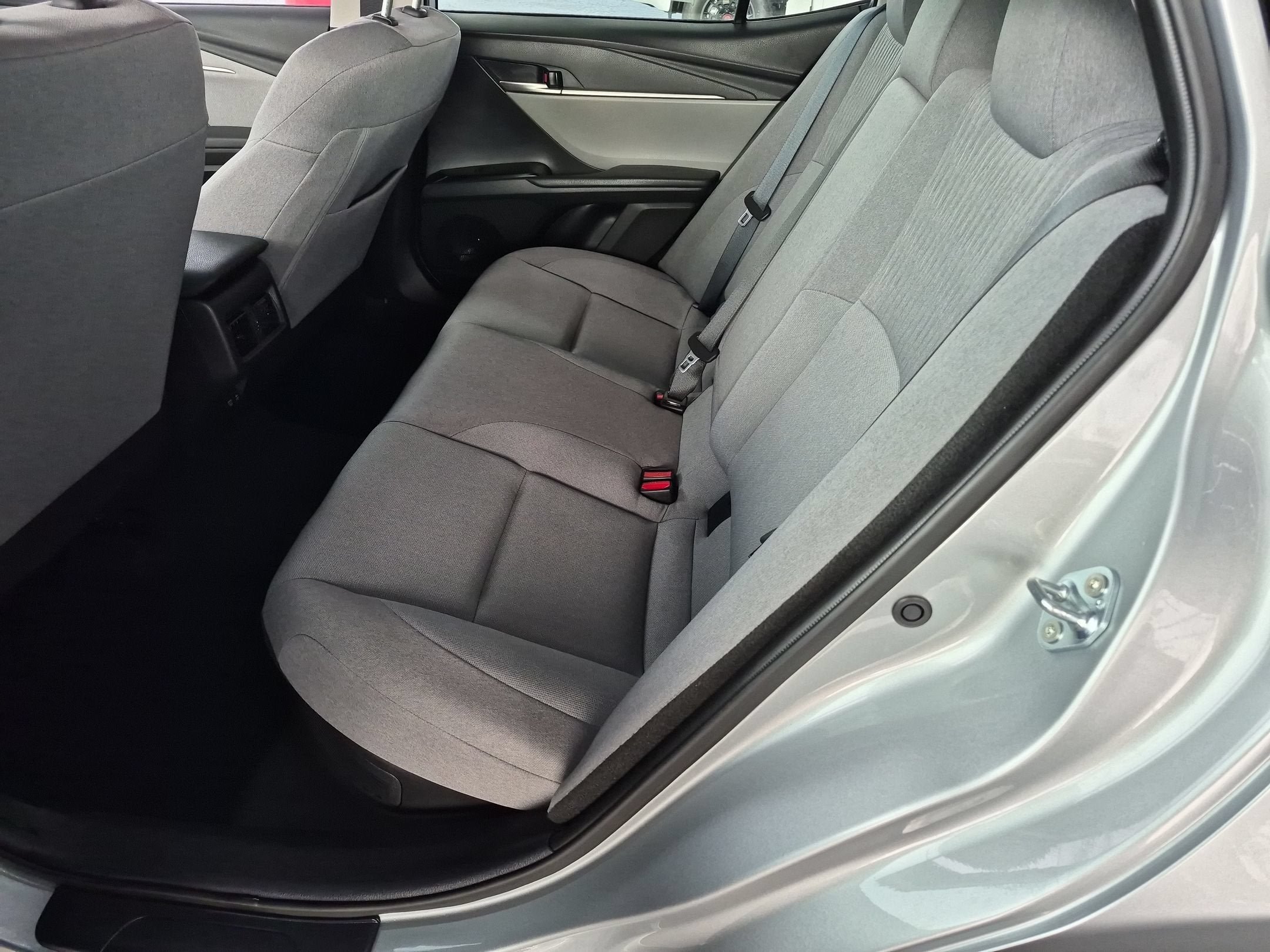 Used 2025 Toyota Camry LE FWD image 15