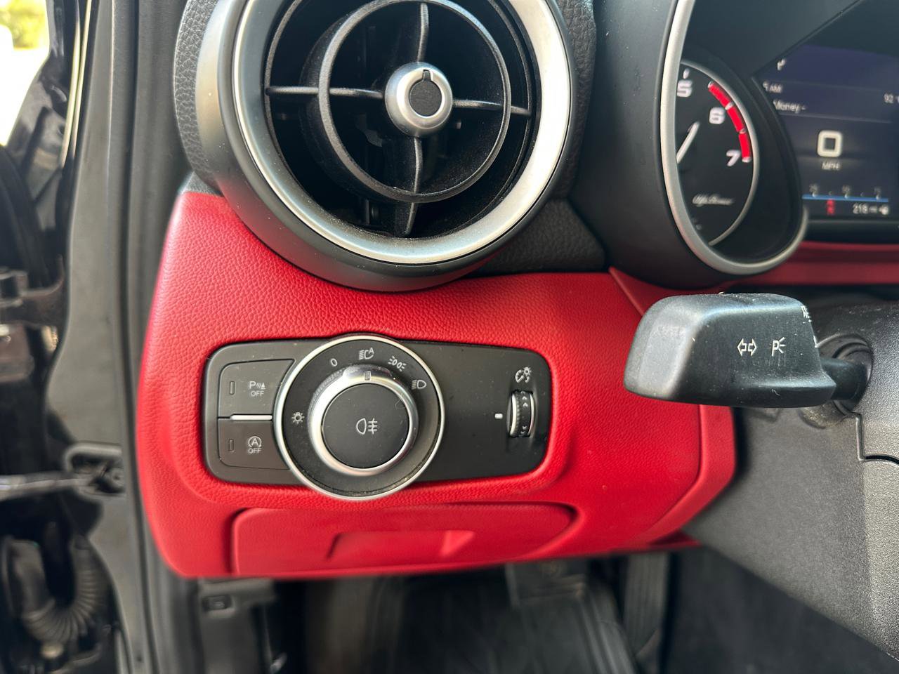 Used 2020 Alfa Romeo Giulia w/ Nero Edizione image 19