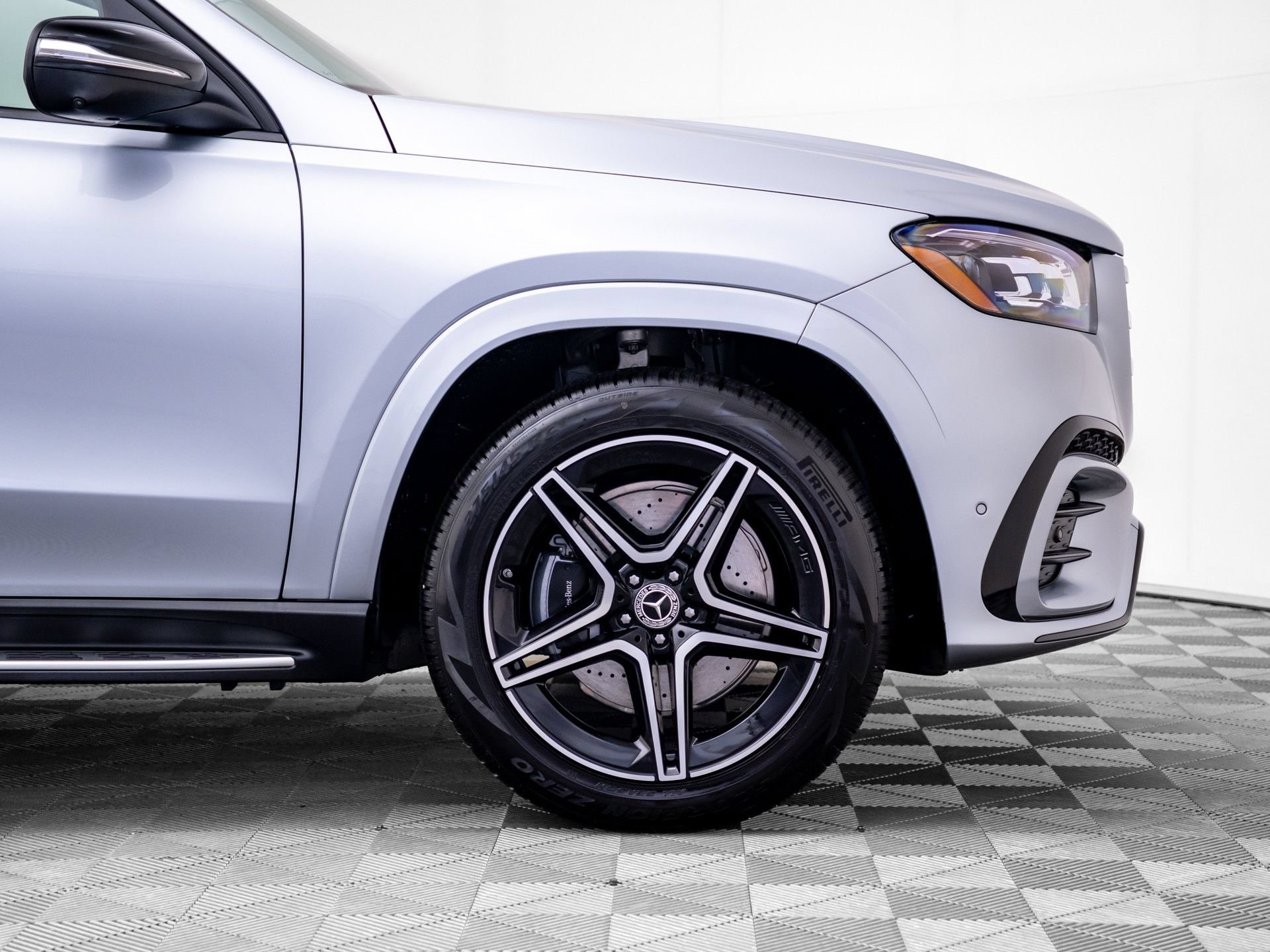 New 2026 Mercedes-Benz GLS 450 4MATIC image 35