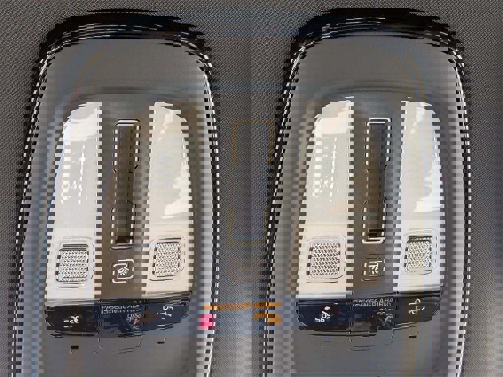 New 2026 Volvo XC90 B6 Plus w/ Protection Package Premier image 39