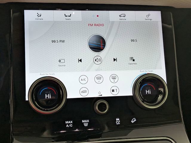 Used 2019 Land Rover Range Rover Velar R-Dynamic SE image 23