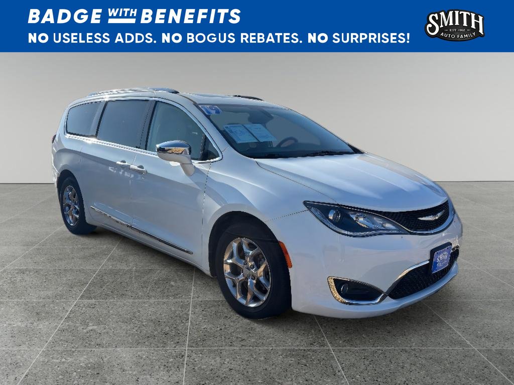 Used 2019 Chrysler Pacifica Limited FWD image 1