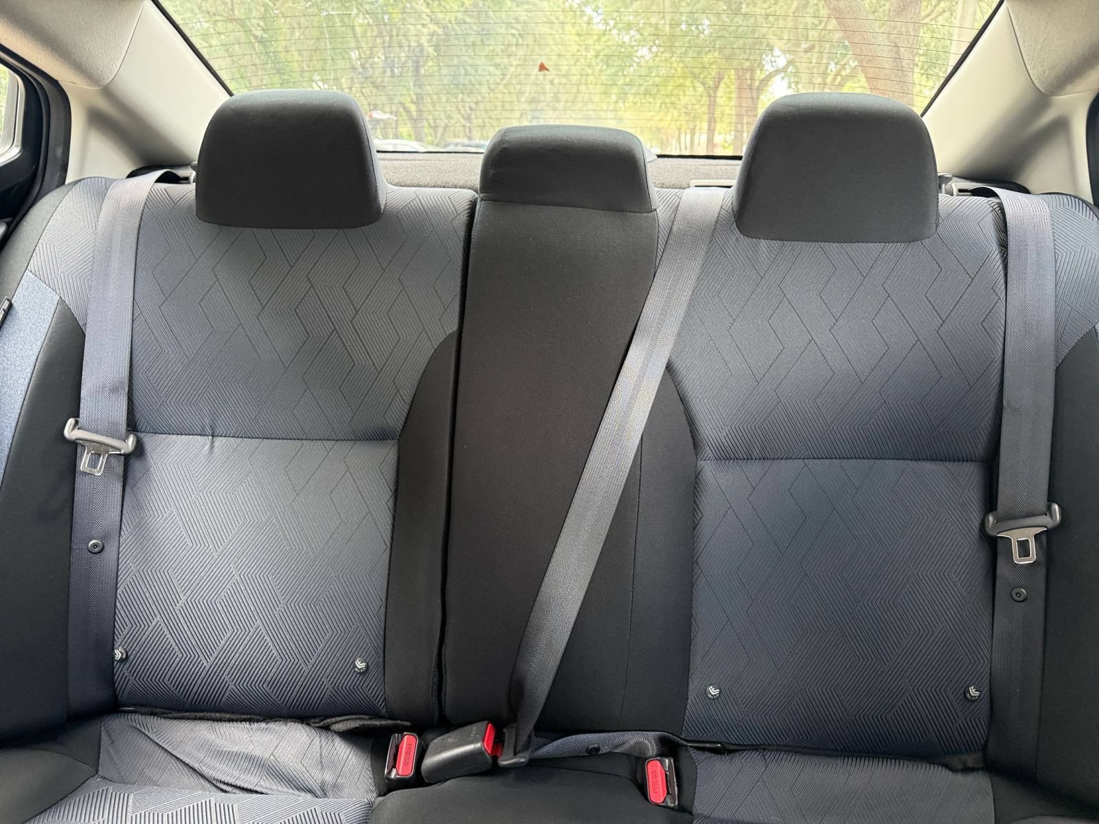 Used 2025 Nissan Versa SV FWD image 34