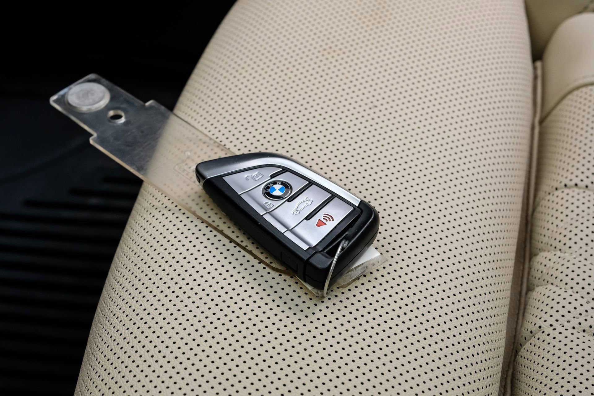 Used 2023 BMW 530e w/ M Sport Package image 58