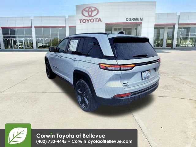 Used 2023 Jeep Grand Cherokee Altitude image 12